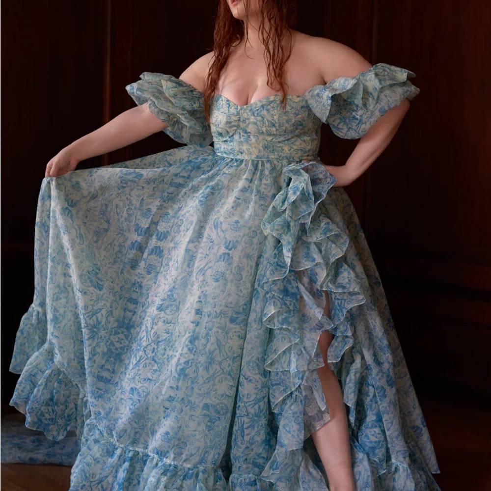 SELKIE Dreamy Bloom Porcelain Gown NWT * XL